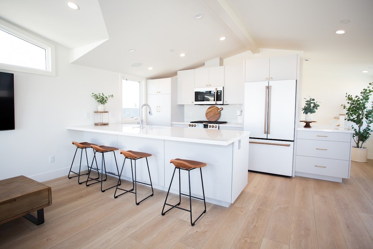 New Chic Remodel w/ Rooftop Deck: 123 30th B