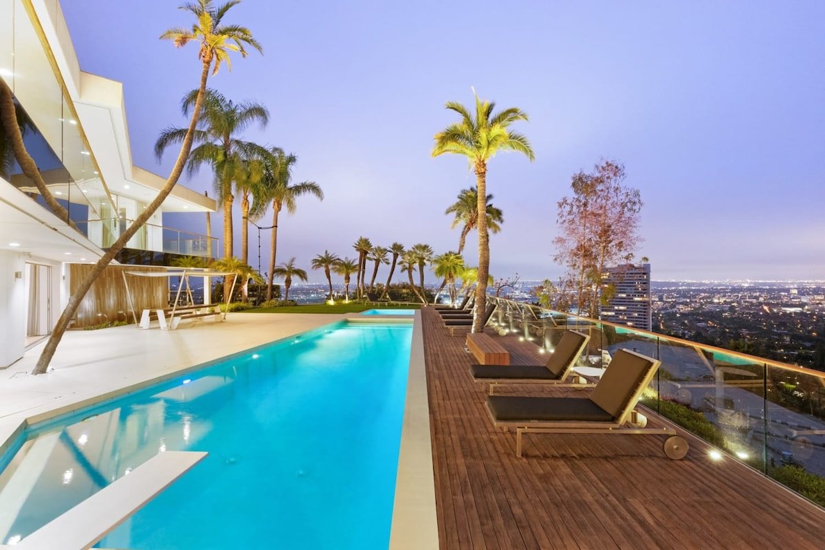 Jetliner by Stay Awhile Villas gallery image 2