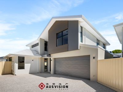 Central Brand-New Executive 2-Storey, 2-Kitchen