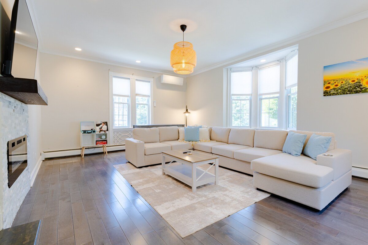 Spacious 5BR Boston Home • Near Fenway • Parking gallery image 3