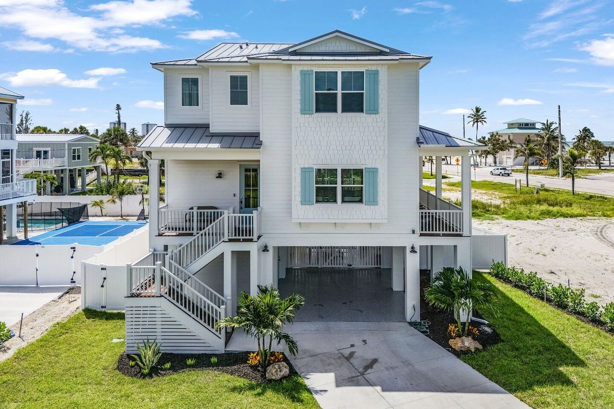 5BR/4.5BA New Build w/ Pool and Beach Views!