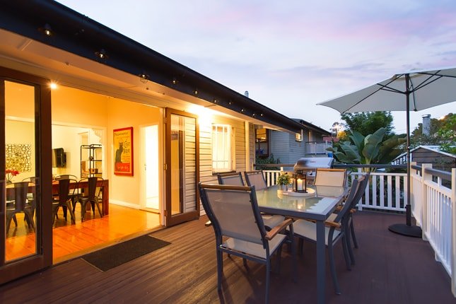 Bella Bulimba – 50 Meters to Oxford St gallery image 4