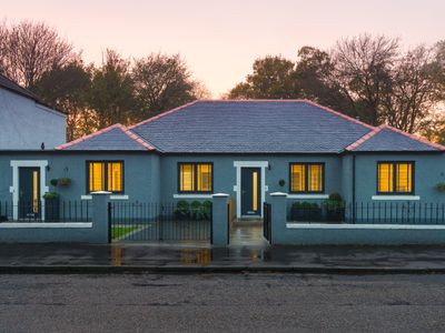 Duo of 2 luxury villas, 2 Hot tubs, sleeps 12