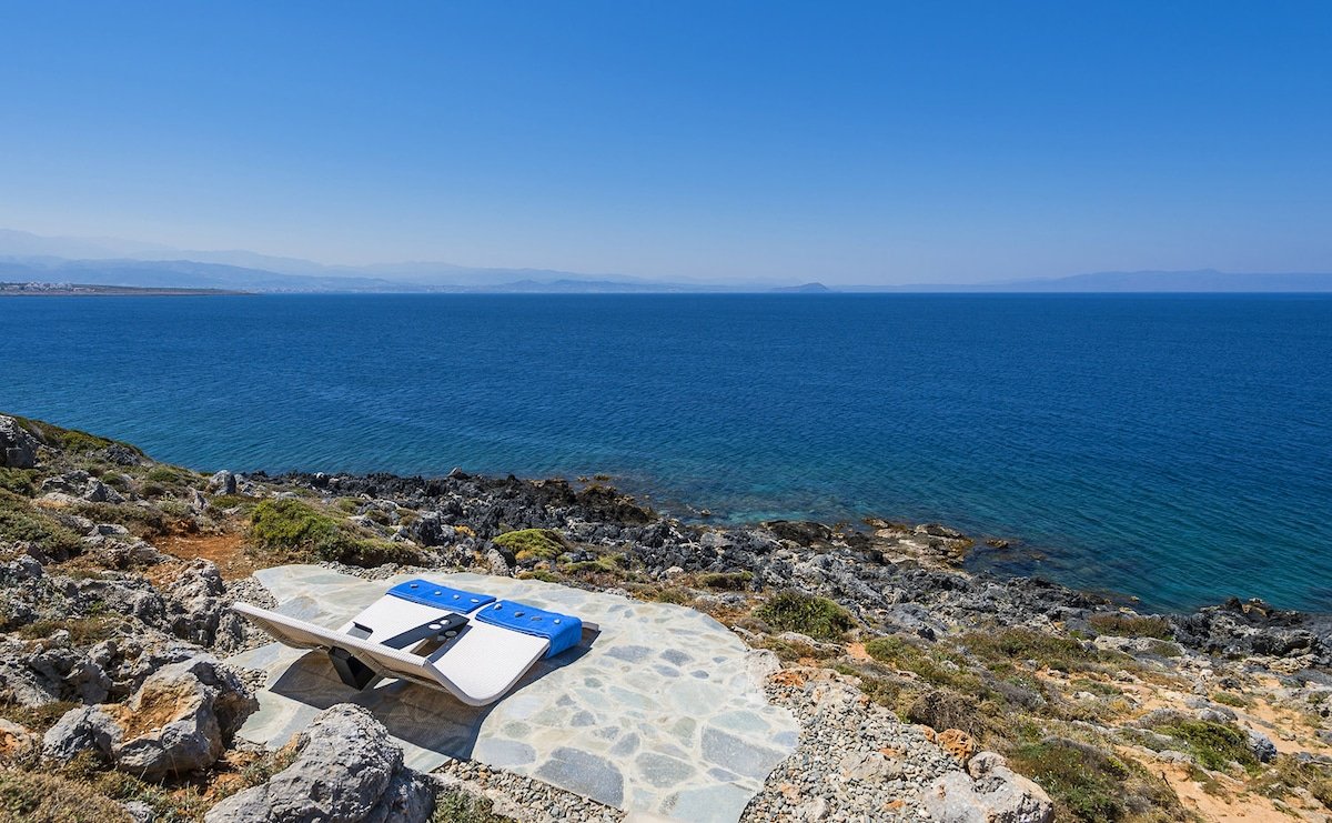 Sea front lux villa★Heated pool★Direct access sea gallery image 4