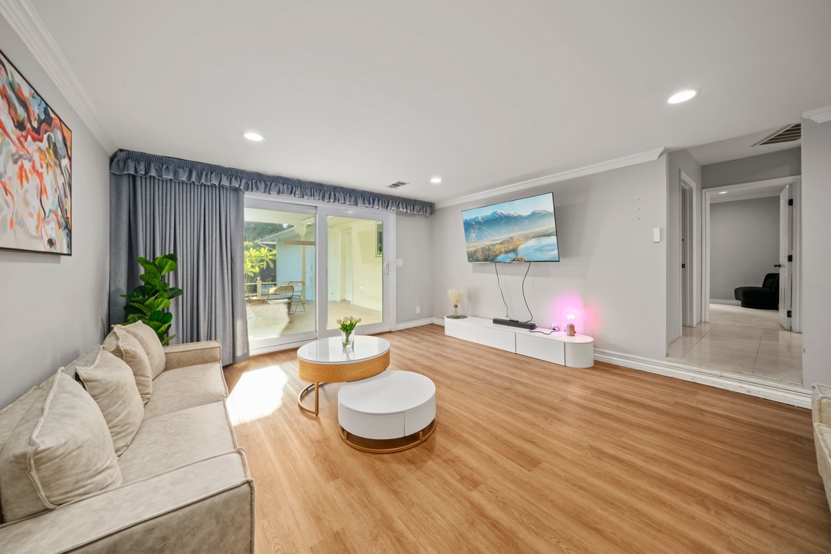 Cozy & Spacious Home in San Marino