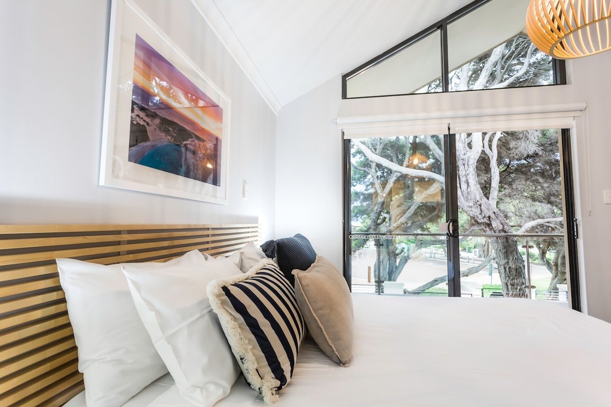 10 Steps gallery image 5