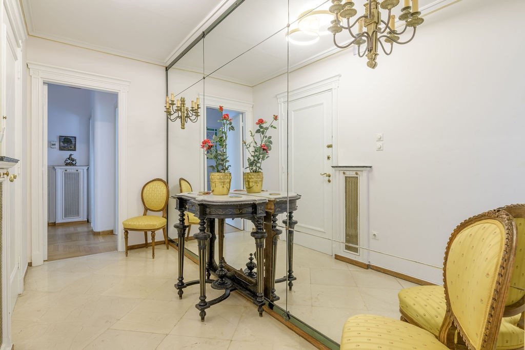 The Avant Garde gallery image 3