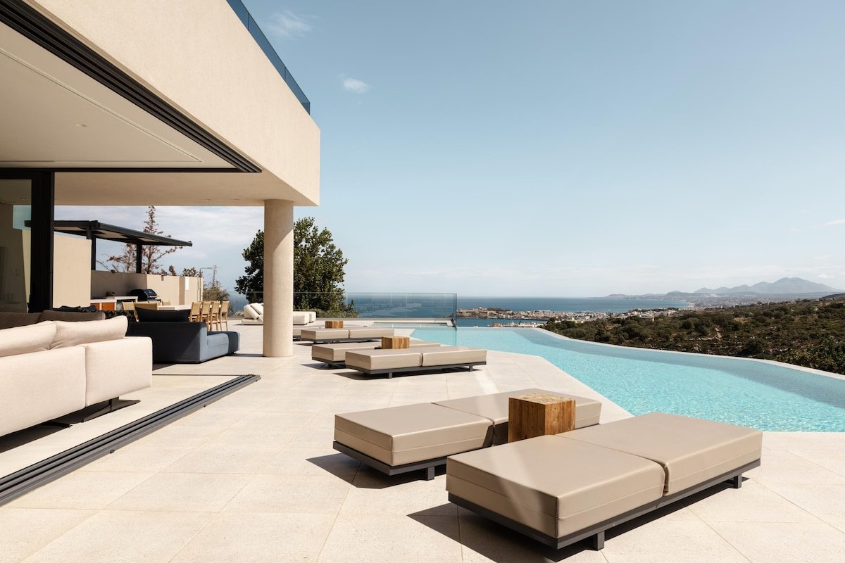 Sea & City Gaze with Daily Housekeeping by etouri gallery image 5