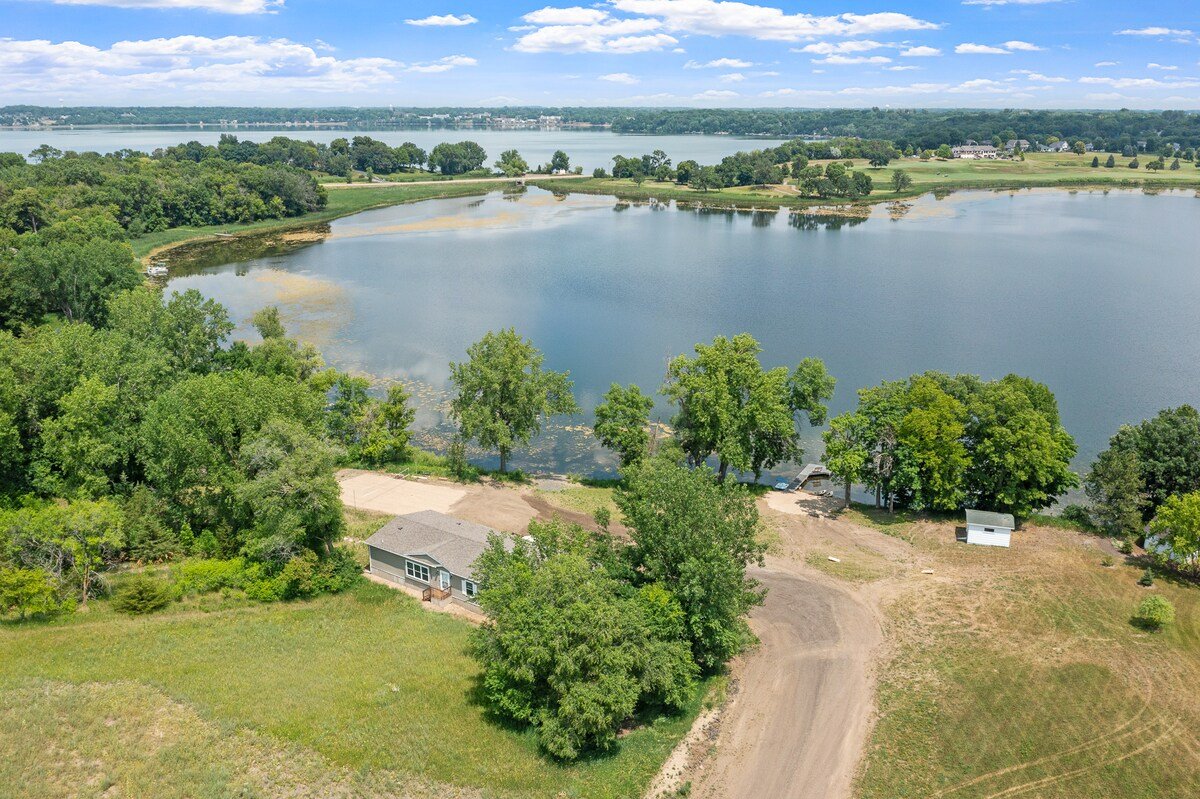 Cozy Lakefront! FirePit, Fireplace, Trails, Games gallery image 2