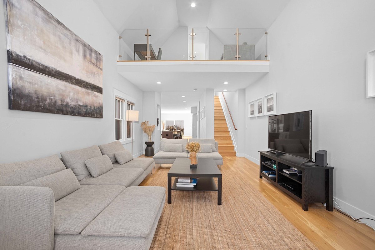 Modern 3BR House in RiNo Art District gallery image 2