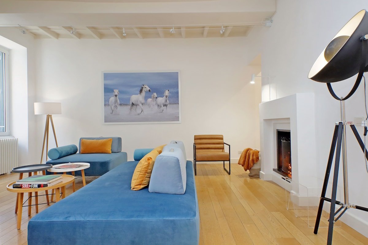 Domus Avignonesi Design Apt 400m from Trevi gallery image 4