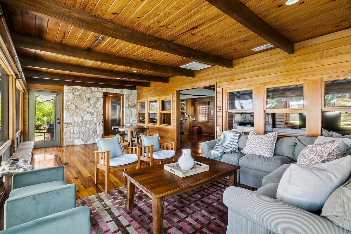 Cabins on the Lake | 5BR | Boat Dock | Firepit gallery image 3