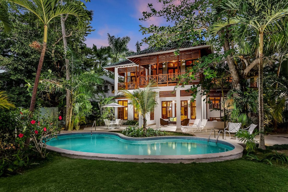 Idle Awhile Villas- Almond 4 Bedroom Villa, Negril