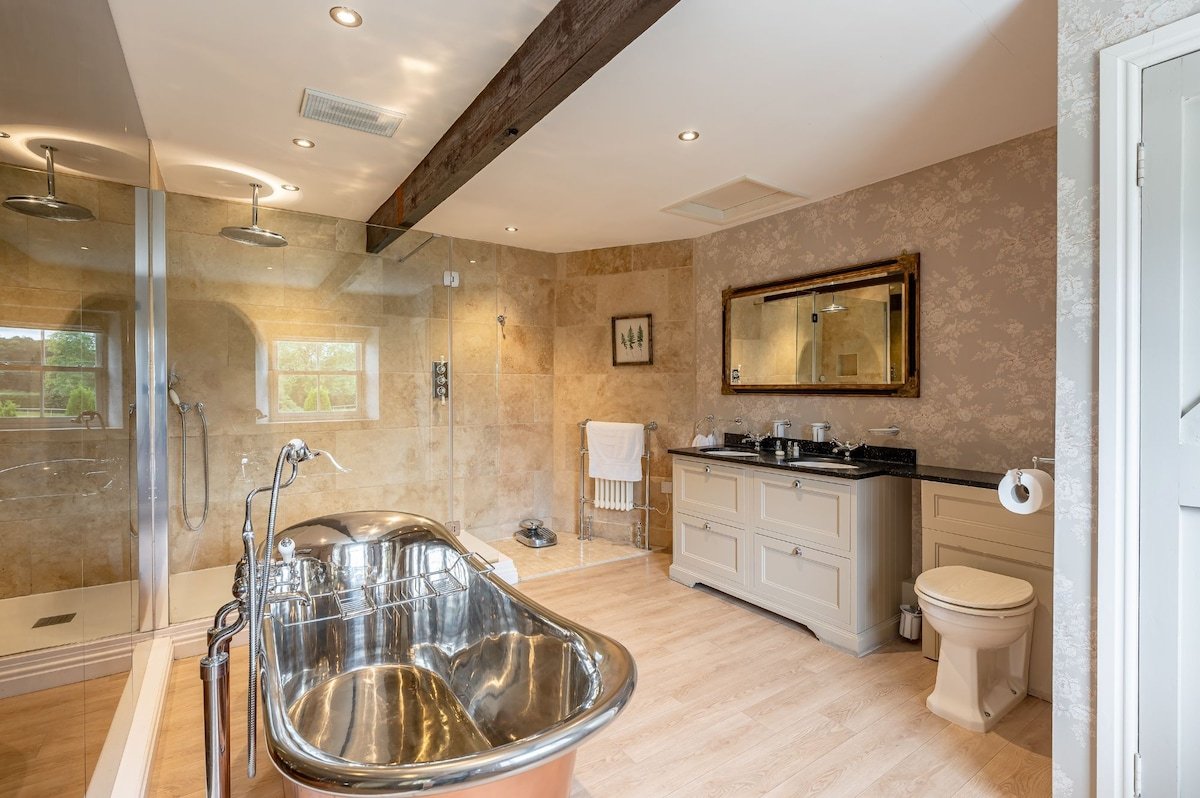 Sun Hill Farmhouse | Holiday at Home gallery image 2