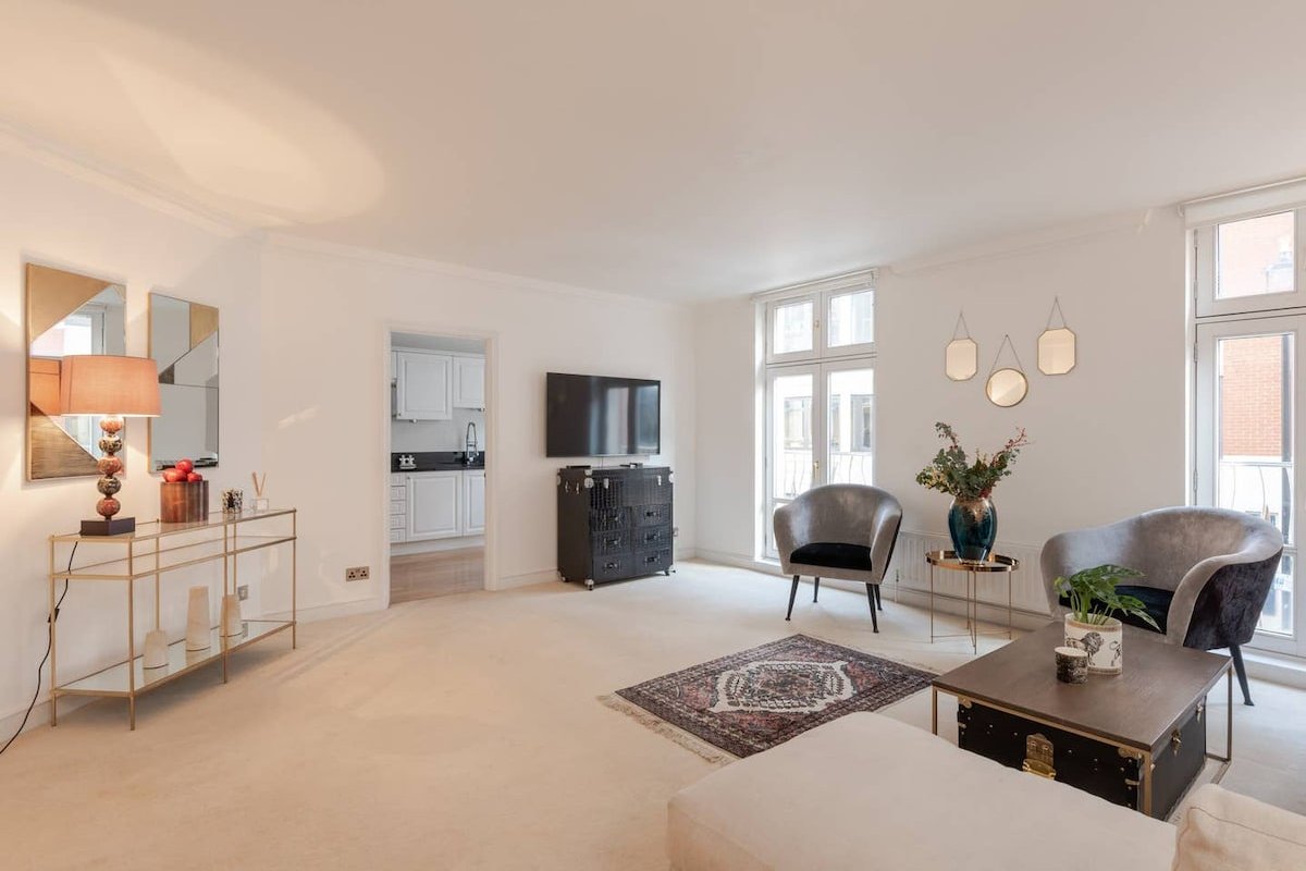 Mayfair Muse 2 bed- by Out of Office Lifestyle gallery image 3