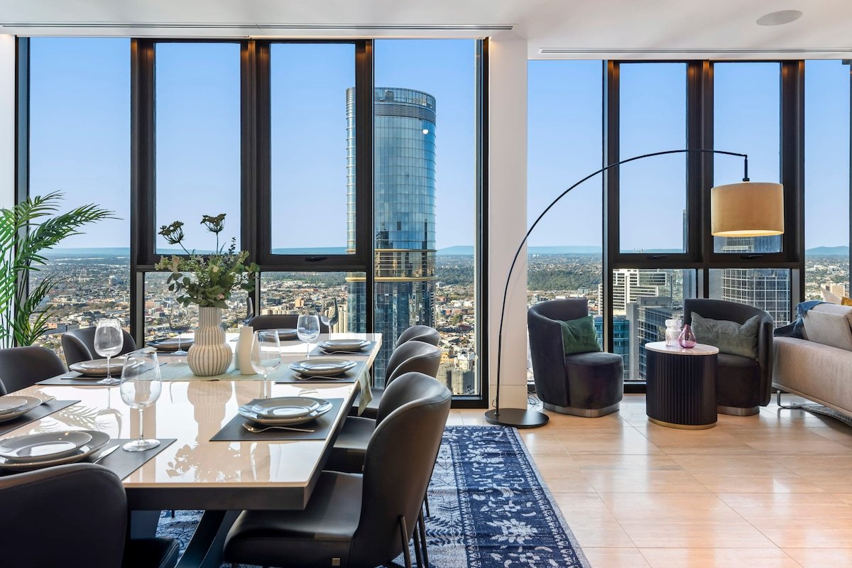 Ultimate City Penthouse with Jaw-dropping Views gallery image 2