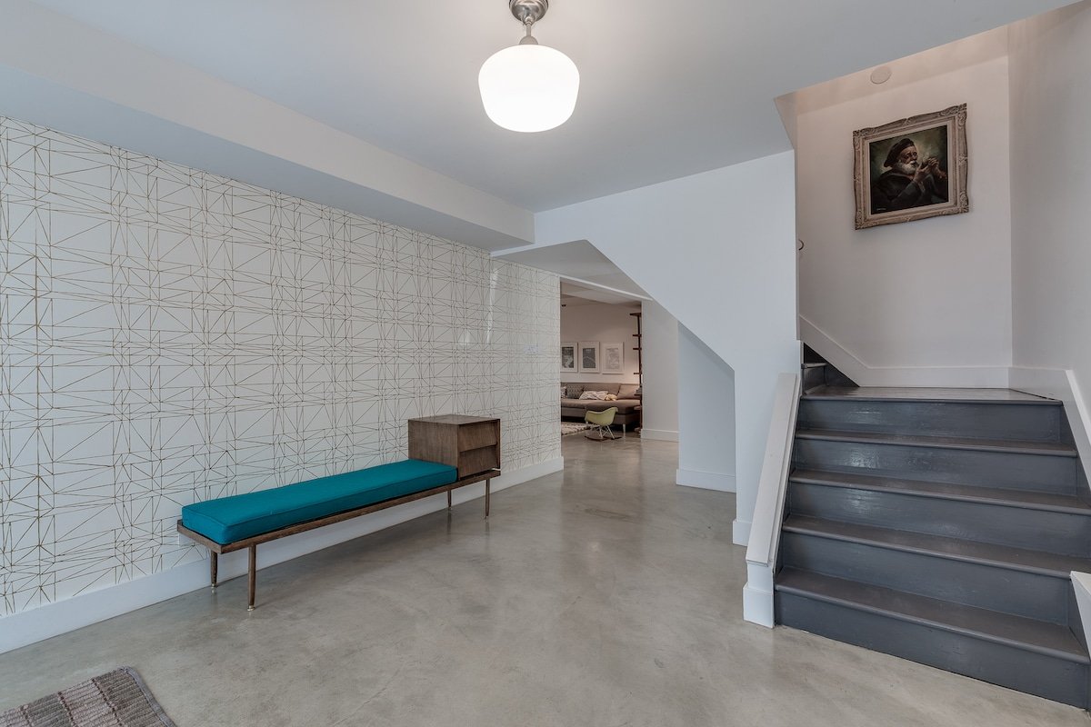 Central Modern House with View and 2 Kitchens gallery image 3