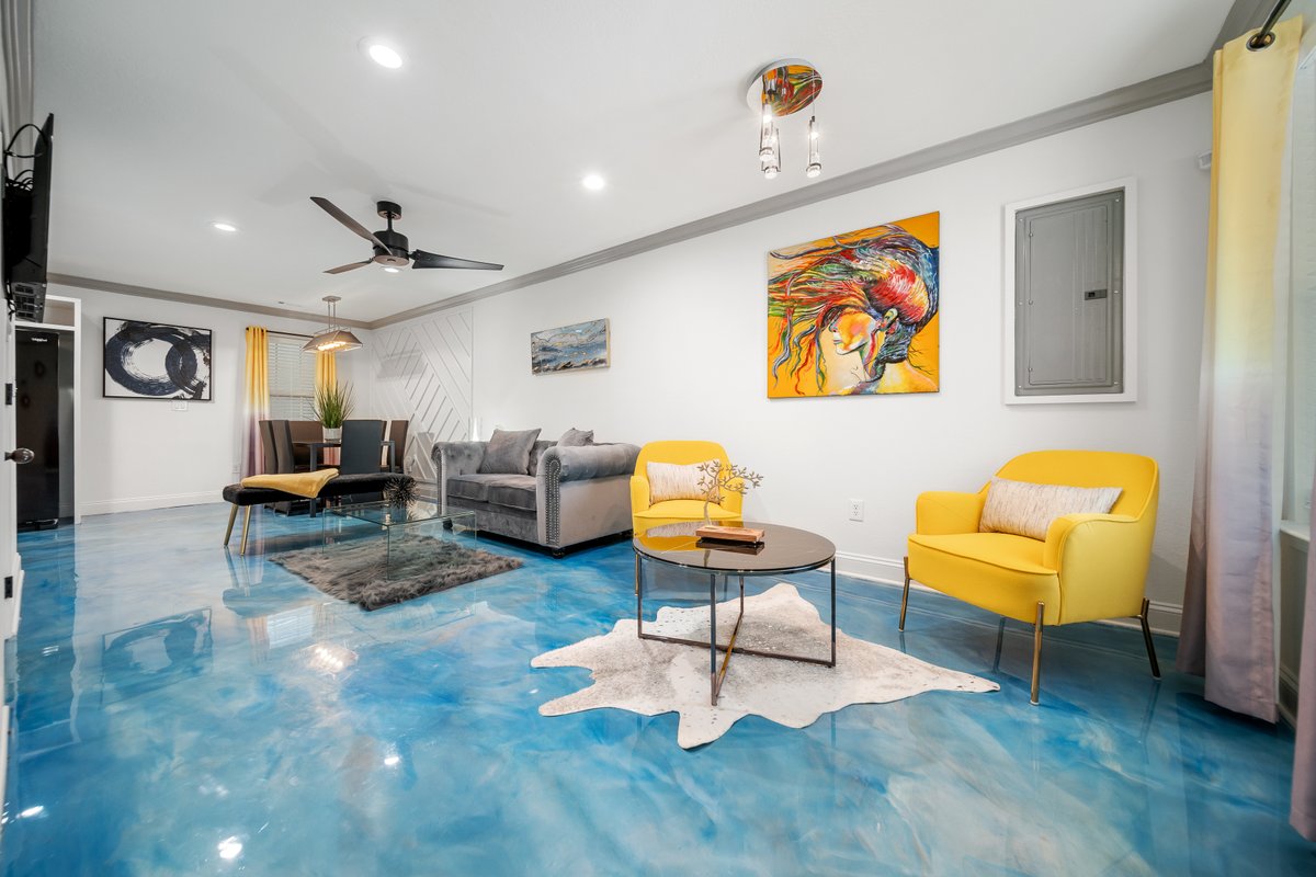 Beautiful Sophisticated Boutique A