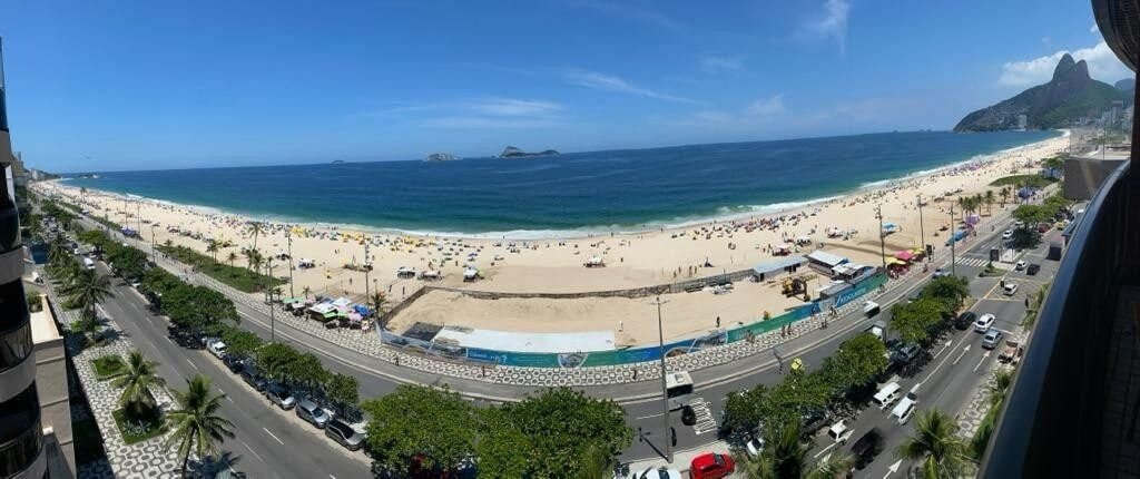 Oceanfront Leblon gallery image 3