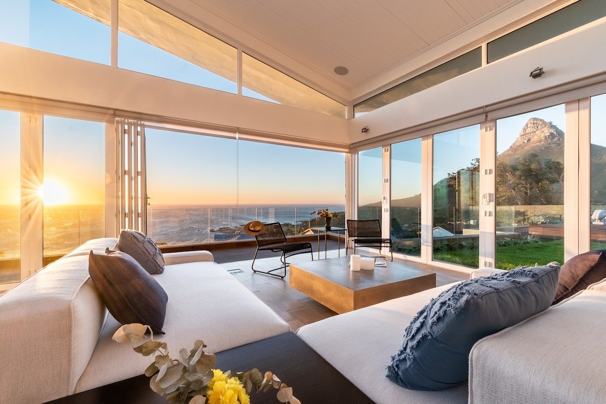 Epitome of luxury living in an exquisite penthouse gallery image 3