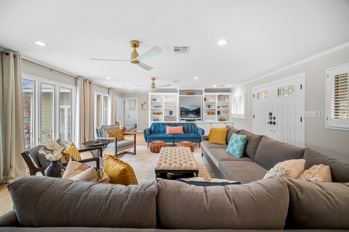 ~Villa Bella Vista~ Luxury on Lake Austin gallery image 5