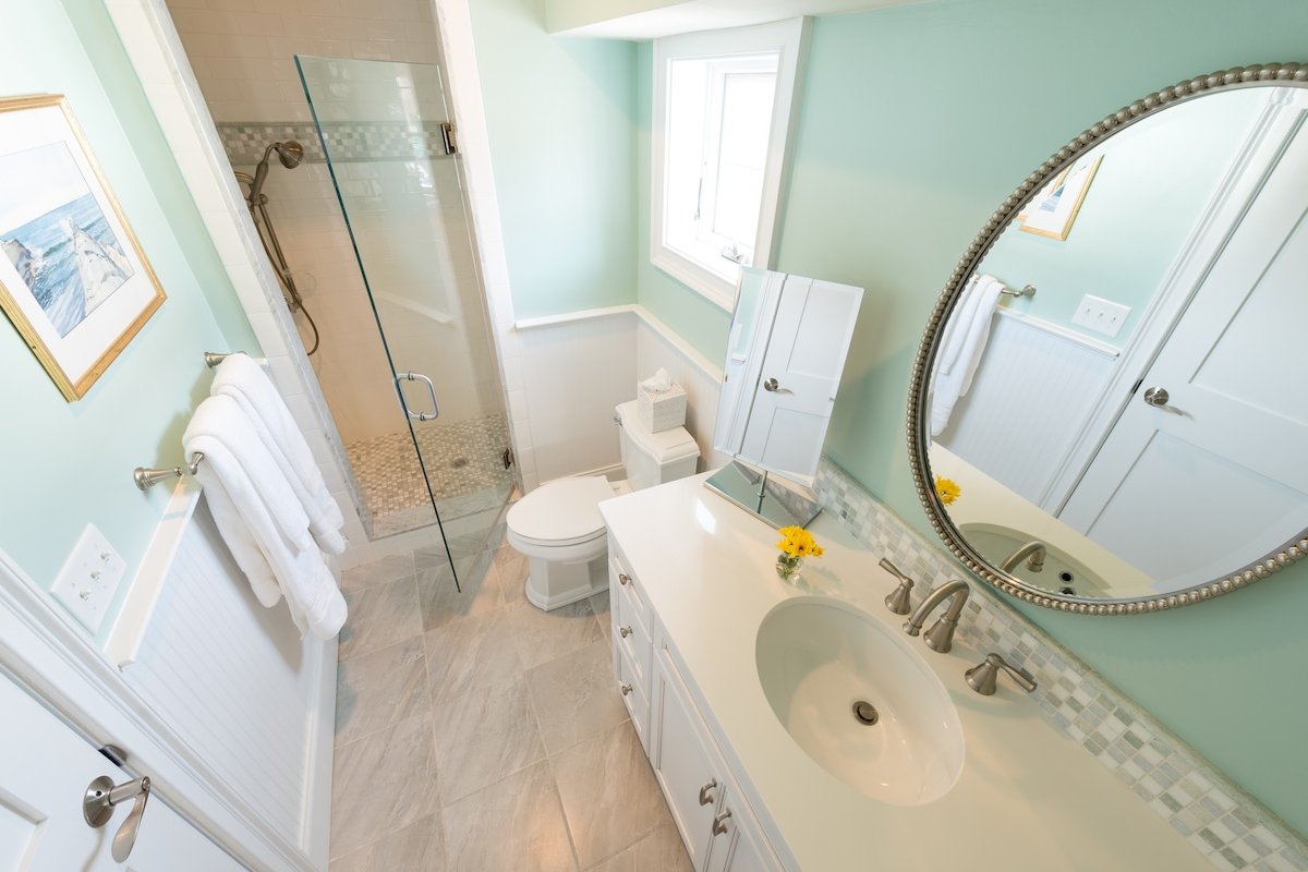 2 Bedrooms w/Loft, Deck & Fireplace on Thames St gallery image 4