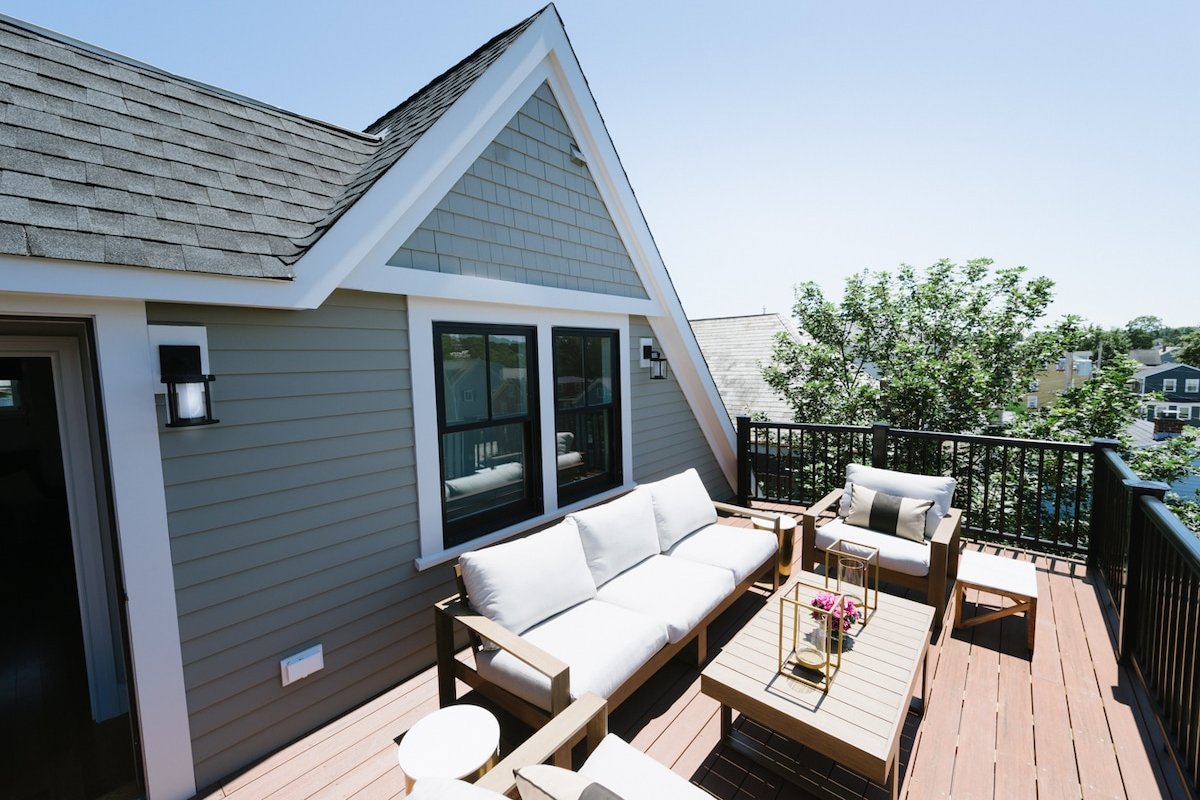 2 Decks for Entertaining, 3 Levels of Living Space gallery image 3