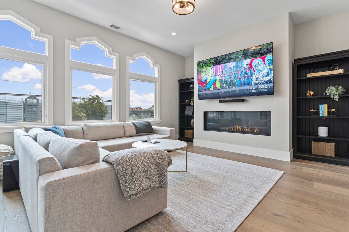 State-of-the-Art, Newly Renovated Cow Hollow Apt gallery image 5