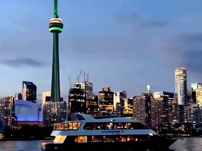 RogersCenter MTCC 2B2B Lake&CN Tower View Parking