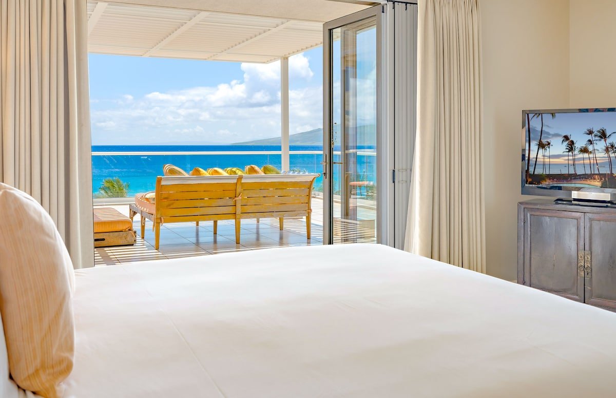 Maui Resort Rentals: 3BR Royal Oceanfront Suite gallery image 2