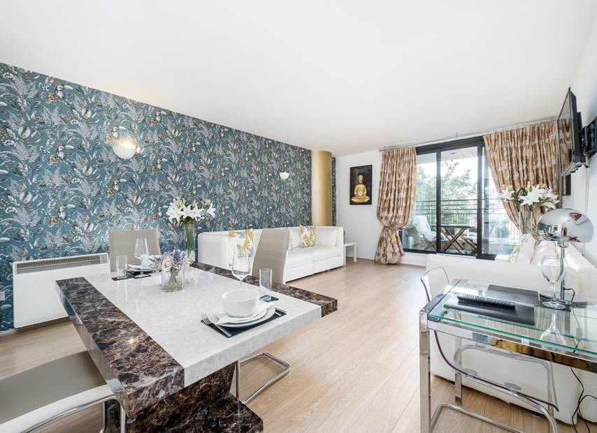 Spacious 2 bed in South Kensington/Knightsbridge. gallery image 2