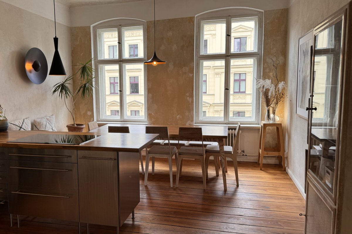 Great Bright Central Place Piano, Cinema & Balcony