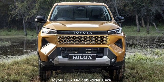 TOYOTA HILUX 2.8 GD-6 RB RAIDER X 4X4 A/T P/U XTRA CAB - 6 