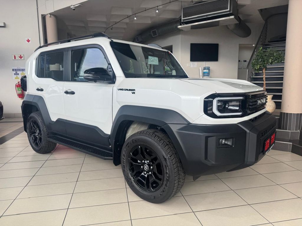 TOYOTA L CRUISER FJ 2.7 VX A T for Sale in South Africa