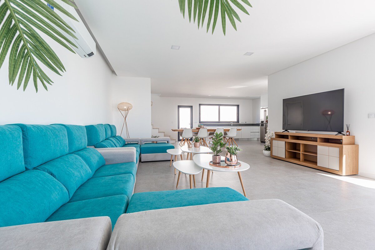 Villa Locki with ocean view gallery image 5