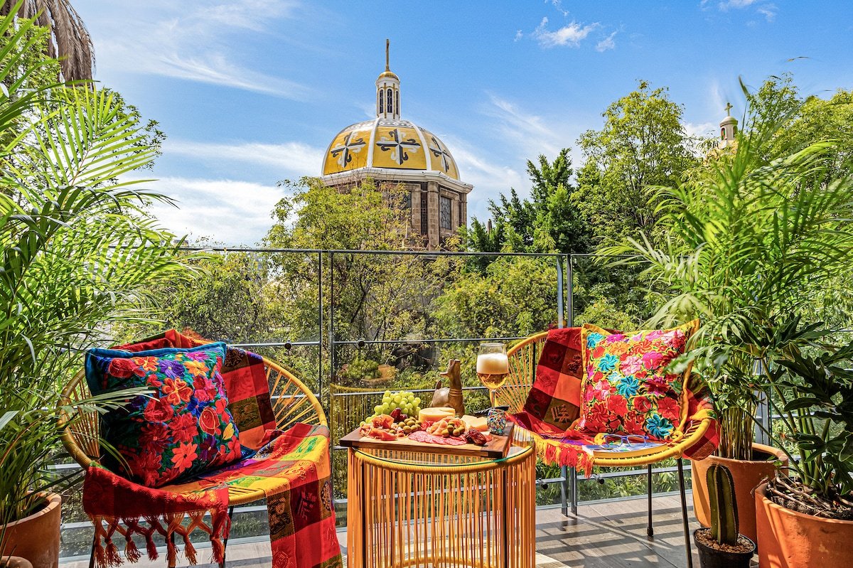 Tree-Lined Condesa Skyline 3 BR Charm with AC gallery image 2