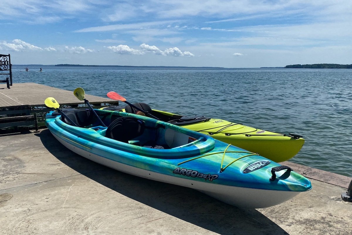 Luxury Waterfront Cottage gallery image 5