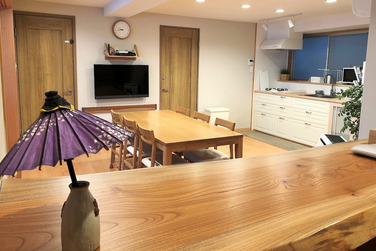 90sqm. Tatami, traditional Japanese style room gallery image 3