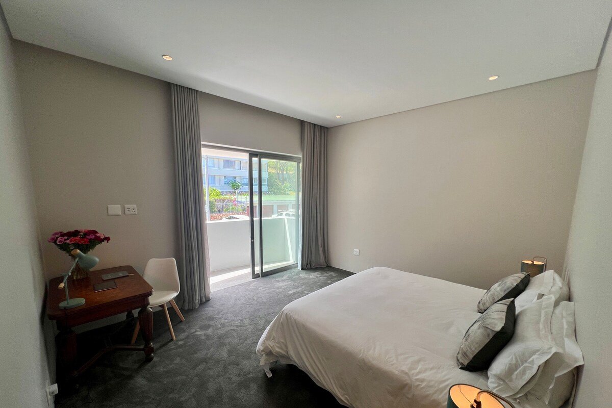 Sandbar Penthouse Camps Bay gallery image 5