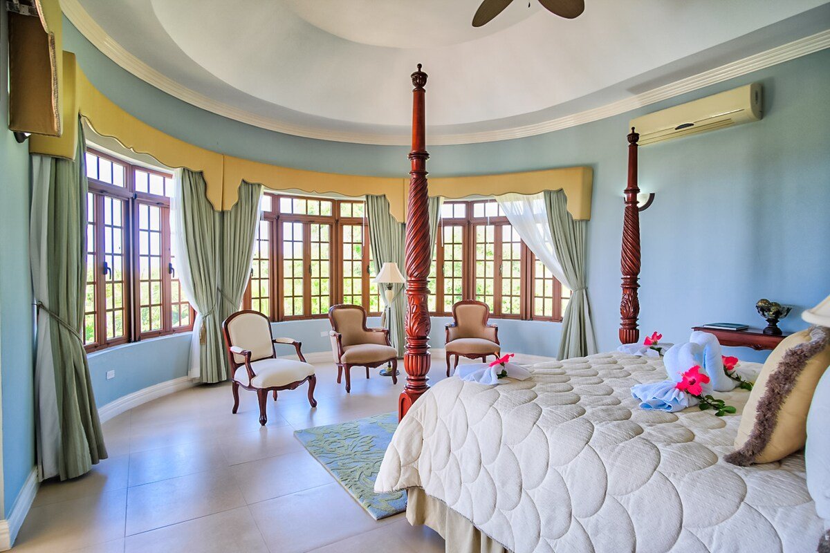 Golden Castle Villa & Spa gallery image 2