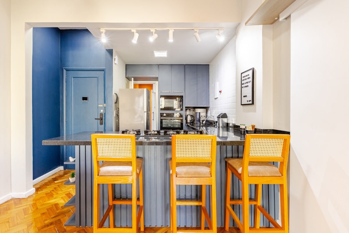 Conforto em Copacabana: 260m mar gallery image 5