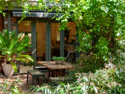 Spacious Art Deco house