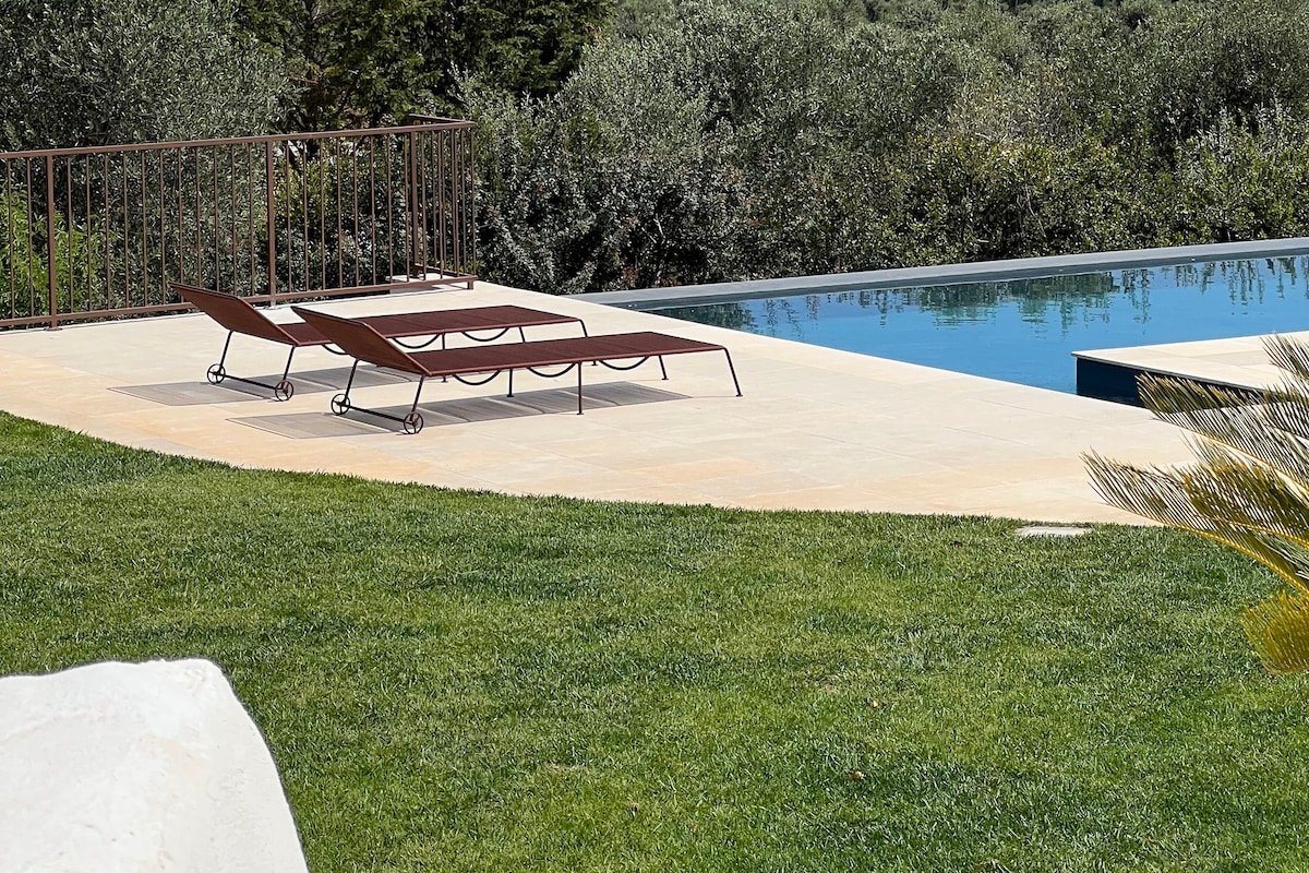 Luxury villa with breathtaking panoramic sea view. gallery image 2