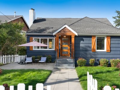 4 BR Luxury Craftsmen | Queen Anne | Family/Pet+