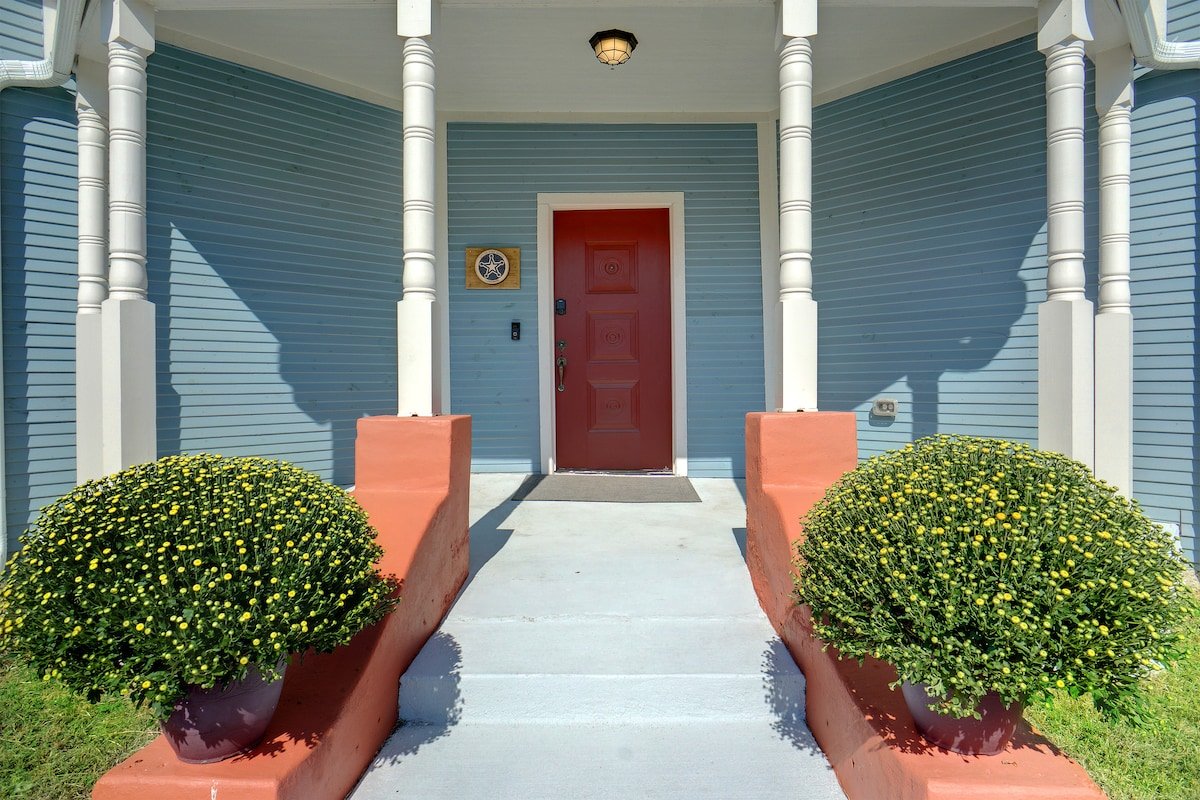 Minutes from Stockyards & Cultural District gallery image 3