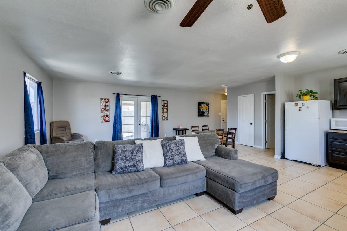 Vegas Oasis gallery image 3