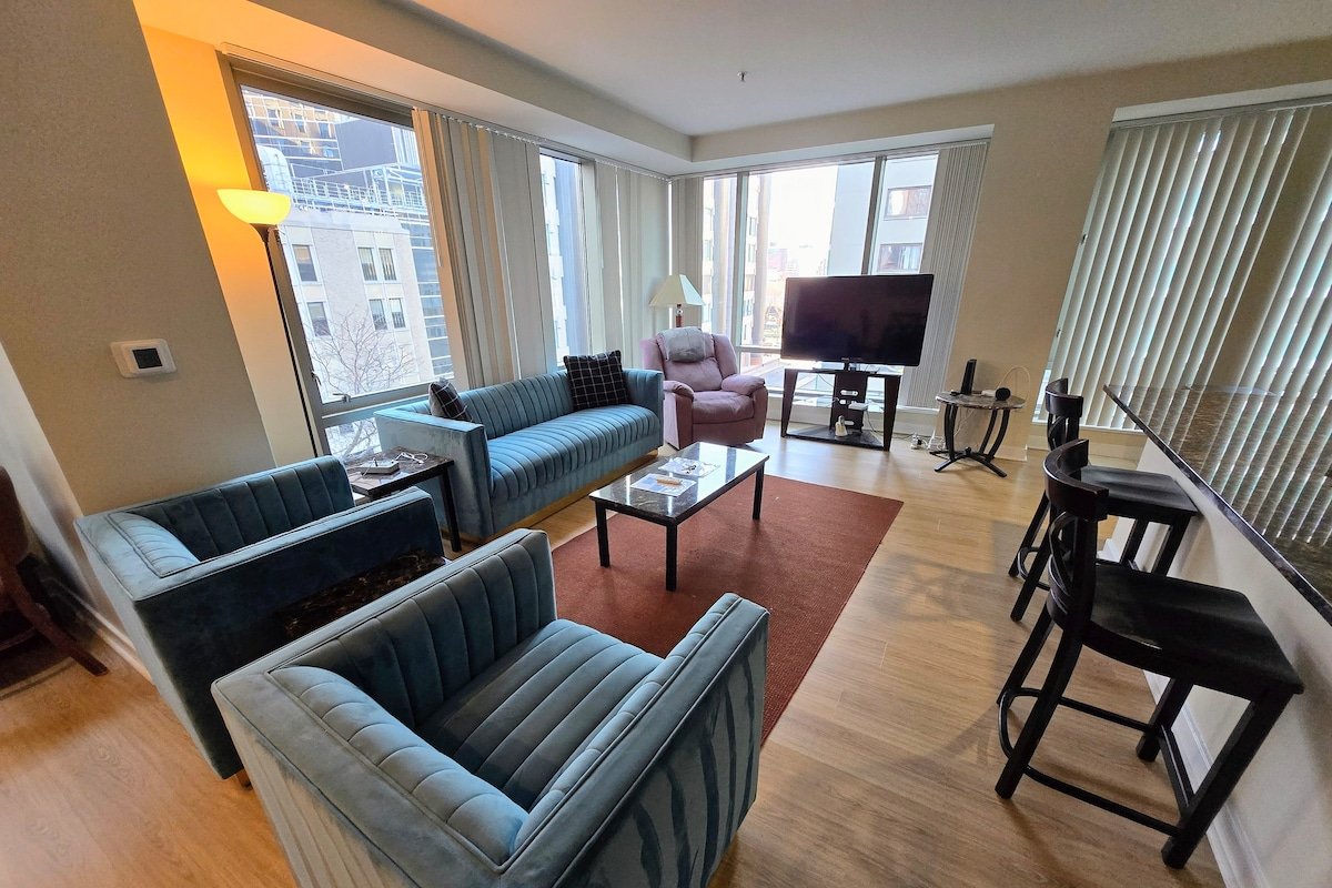 Lrge 2 Bed/Bath by MGH | Modern Bldg | Safe Area gallery image 3