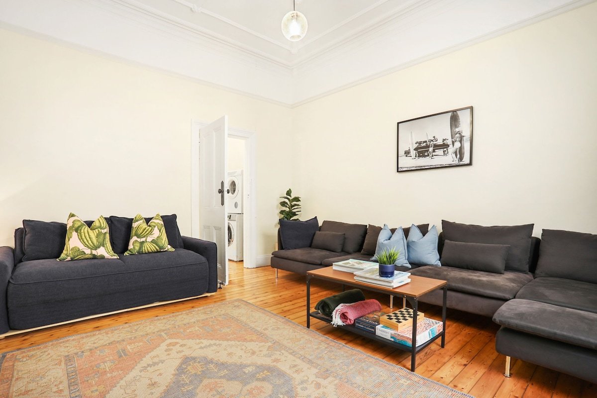 Bondi Retreat – House just moments to the Beach gallery image 5