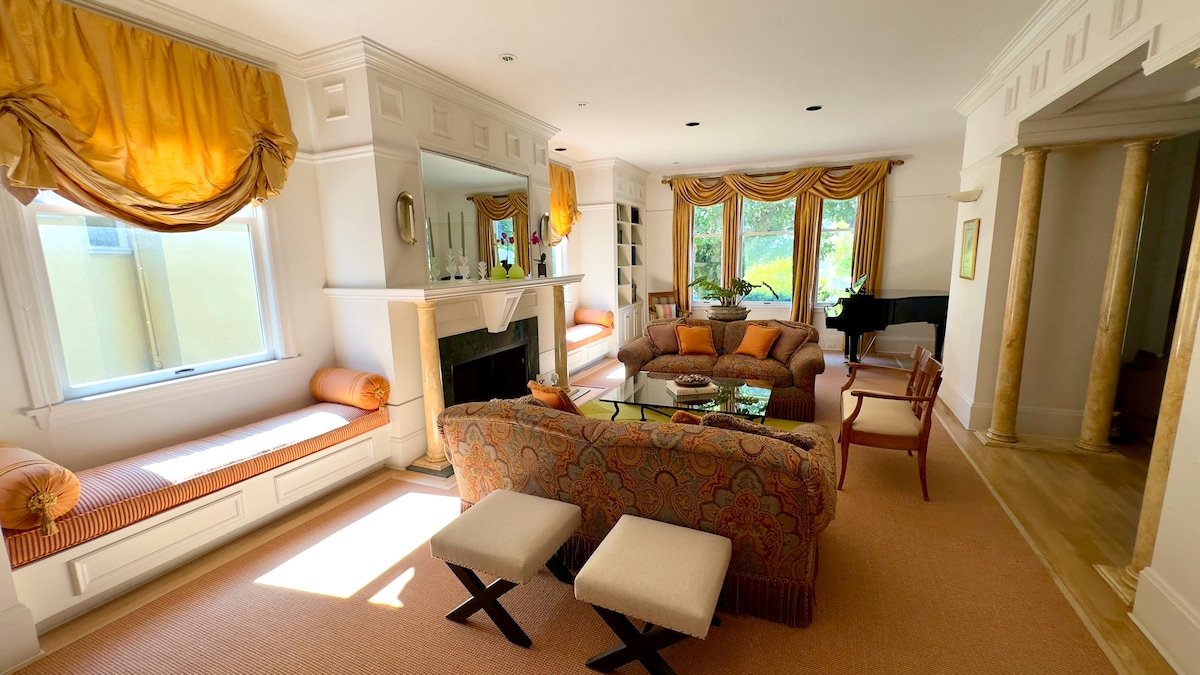 Spacious and elegant Presidio Heights home gallery image 3