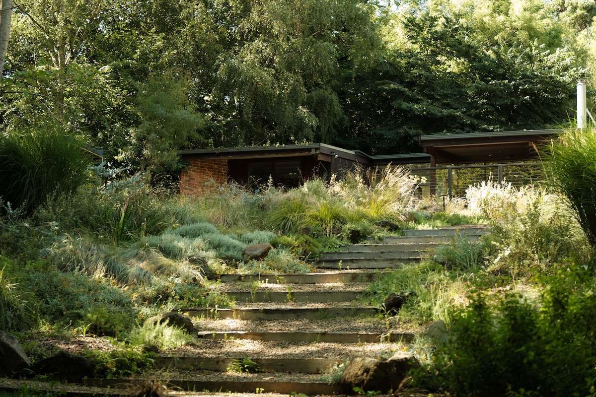 Bush House in the Dandenong Ranges gallery image 5